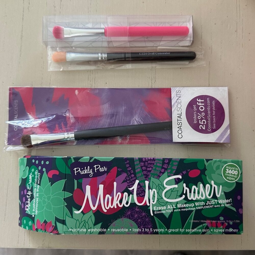 MakeUp Eraser and eyeshadow brushes bundle - new and unused